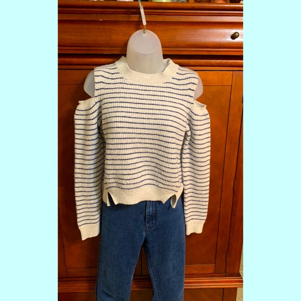 Lucky Brand Off the shoulder sweater
